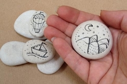 Malované kamínky - loďka, balón a hory